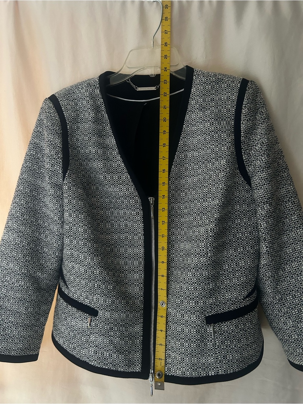 Women's Black & White Fitted Textured Zip-Front Collarless Jacket - Picture 14 of 14